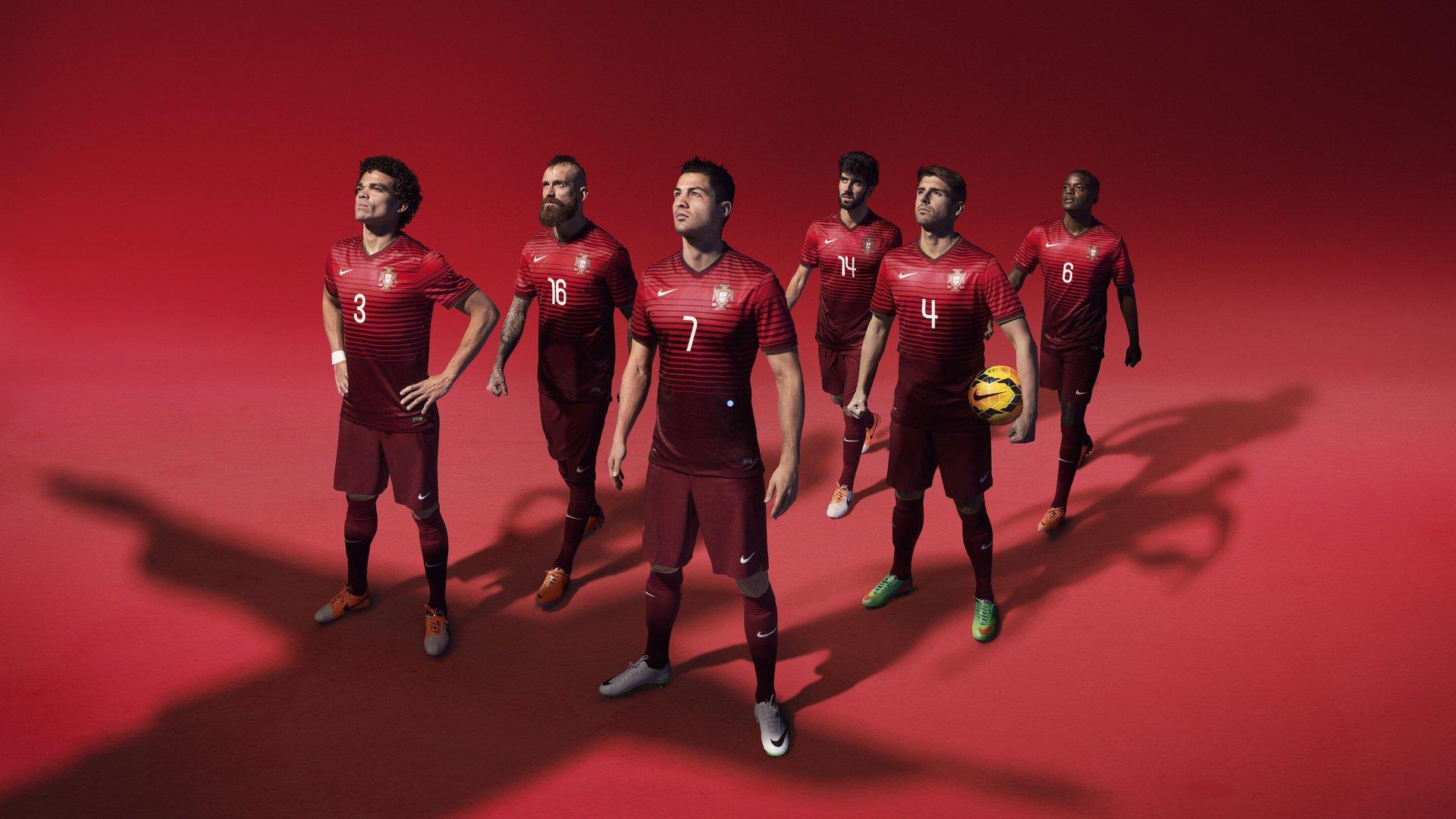 闯祸了！弗郎西斯卡不慎摔碎德国杯冠军奖杯杯盖